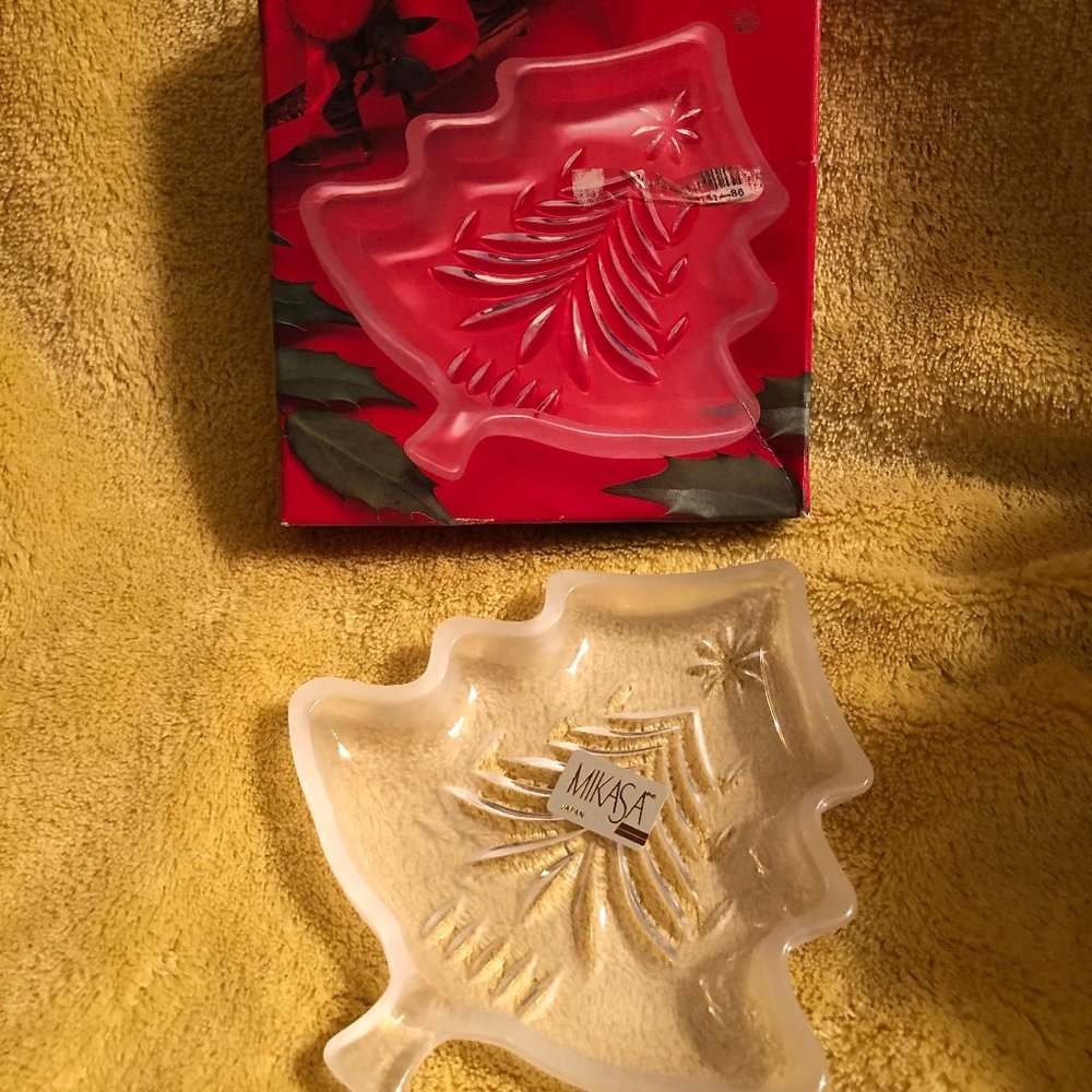 Mikasa Christmas Tree Frosted Crystal Candy Dish - NIB